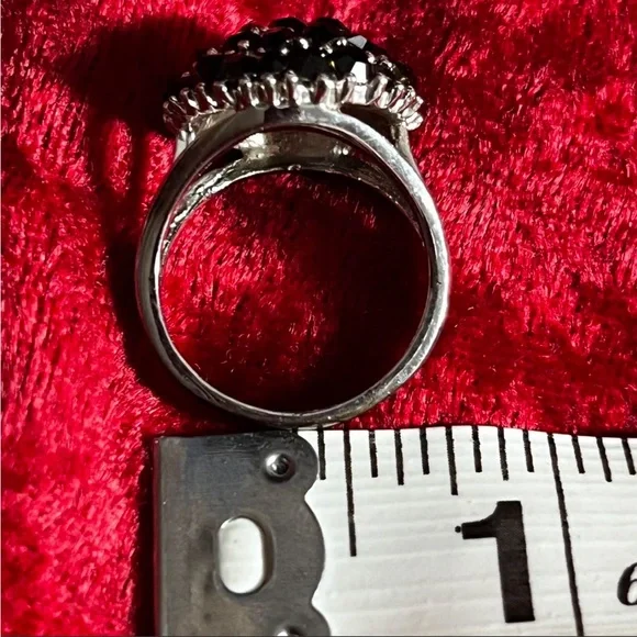 Black Rhinestone Ring - Picture 4 of 4